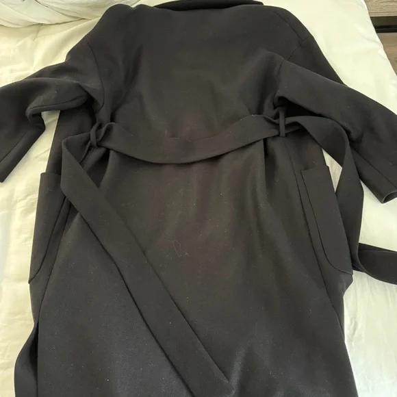 Zara Women's Elegant Black Trench Coat - Picture 6 of 6